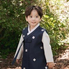 후기를 보니 더 맘에 들어요, 요즘 사람들이 자주 찾는 아동한복을 HOT 10에서 만나보세요!